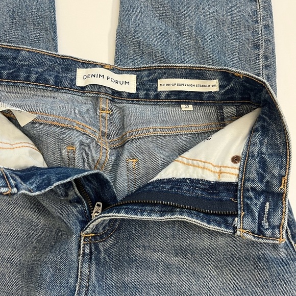 Aritzia Denim Forum Pin Up Super High Straight 28L 23 Blue Jeans - Picture 4 of 10